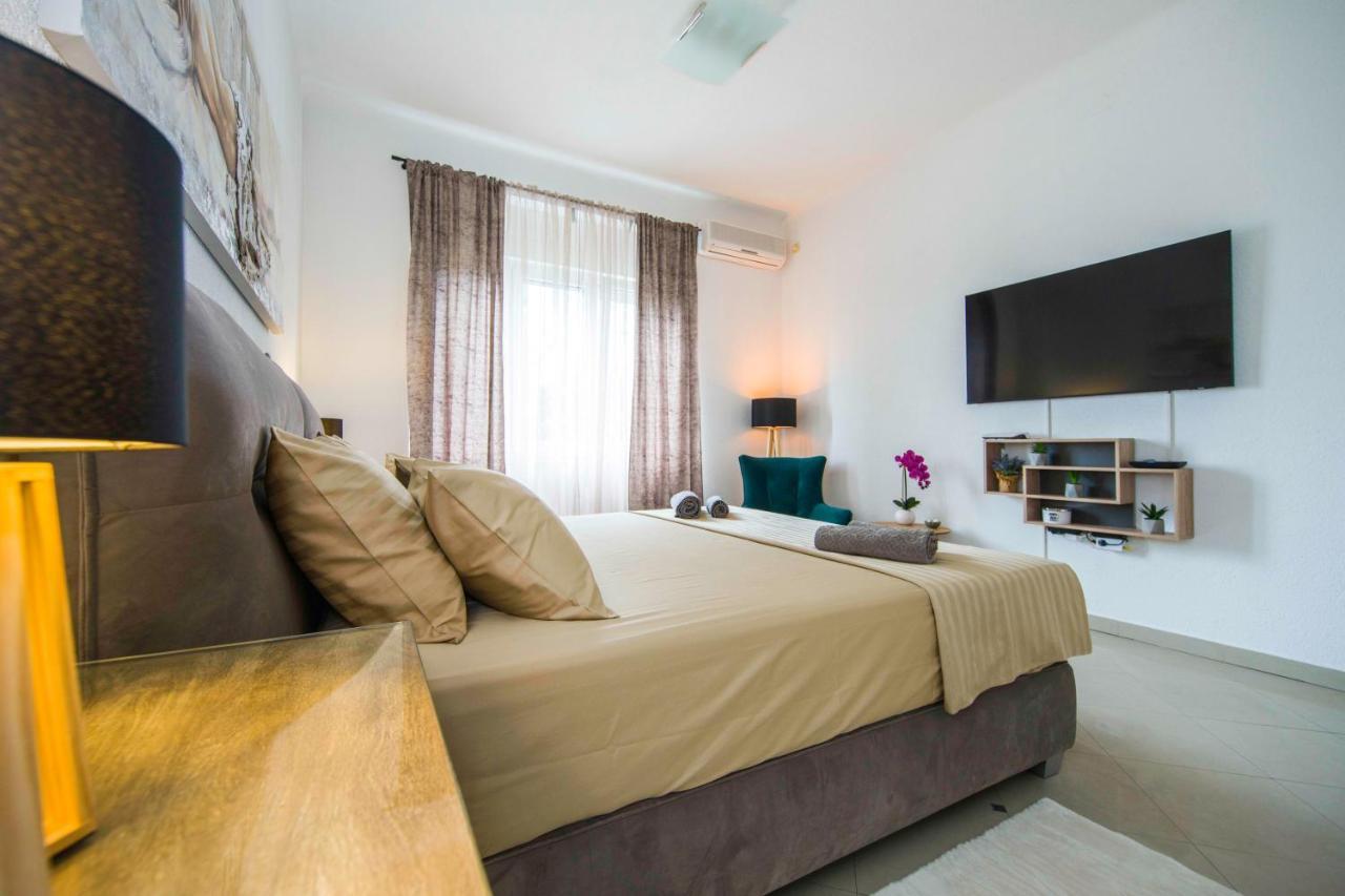 Apartment Alice Central Luxe Split Bagian luar foto