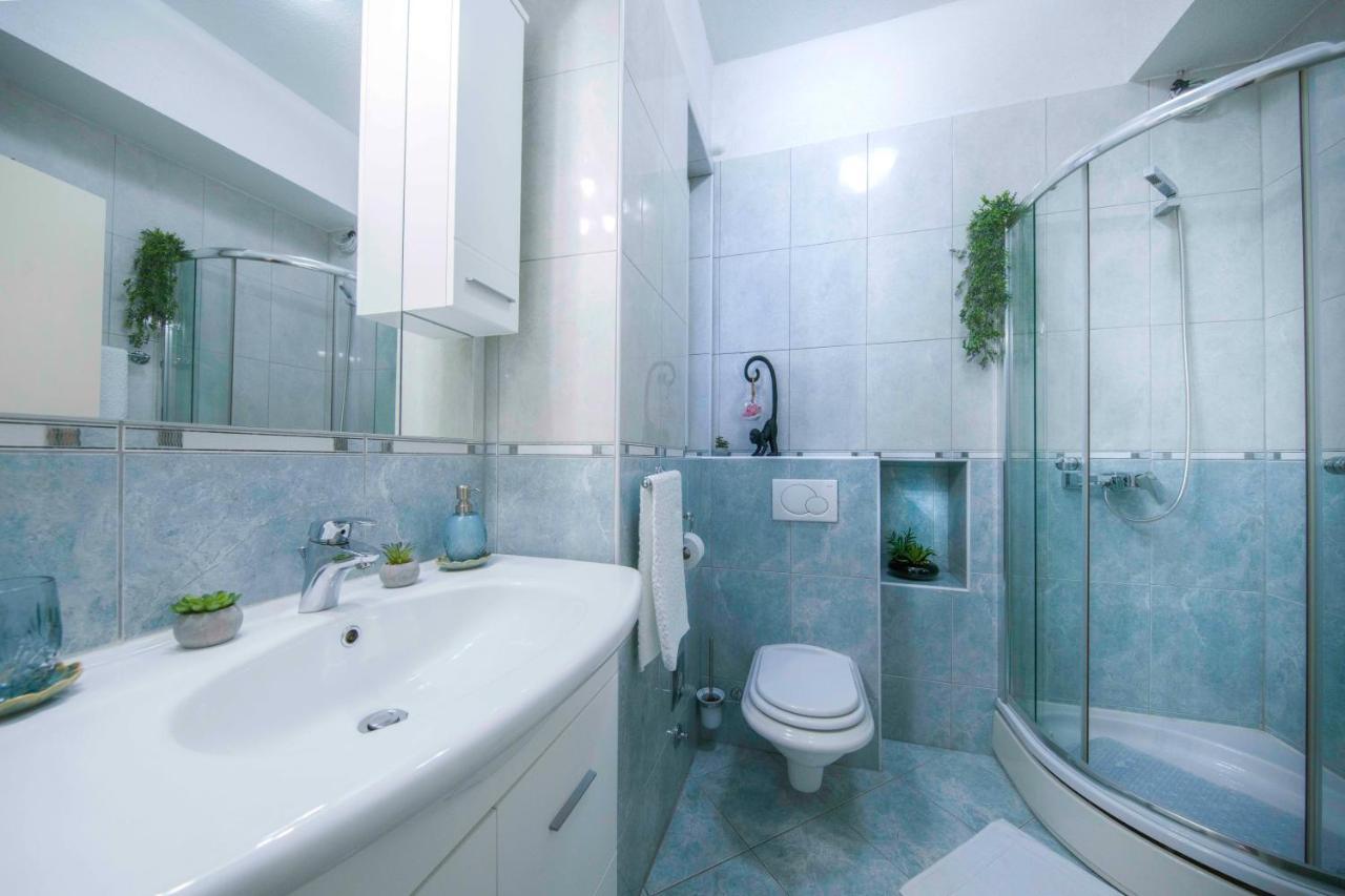 Apartment Alice Central Luxe Split Bagian luar foto