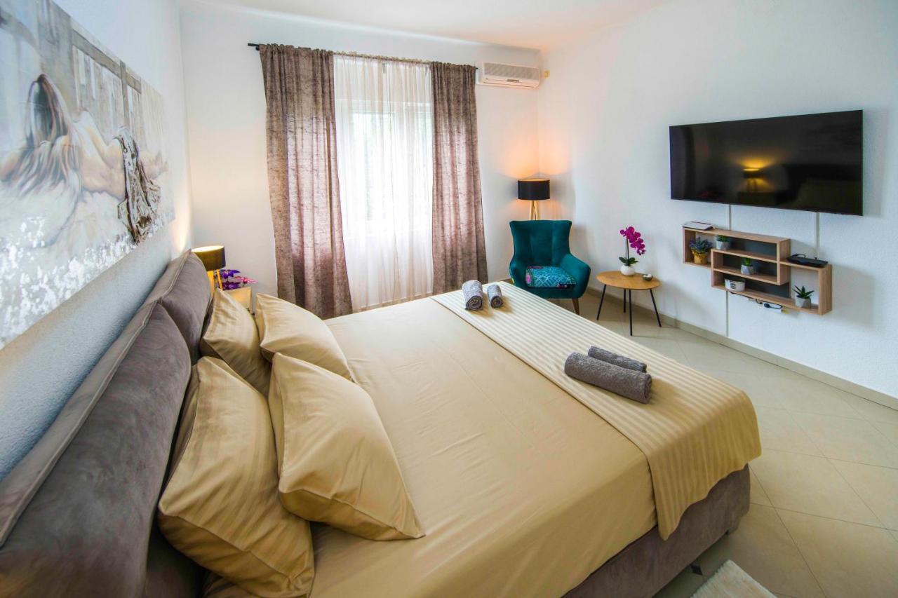 Apartment Alice Central Luxe Split Bagian luar foto
