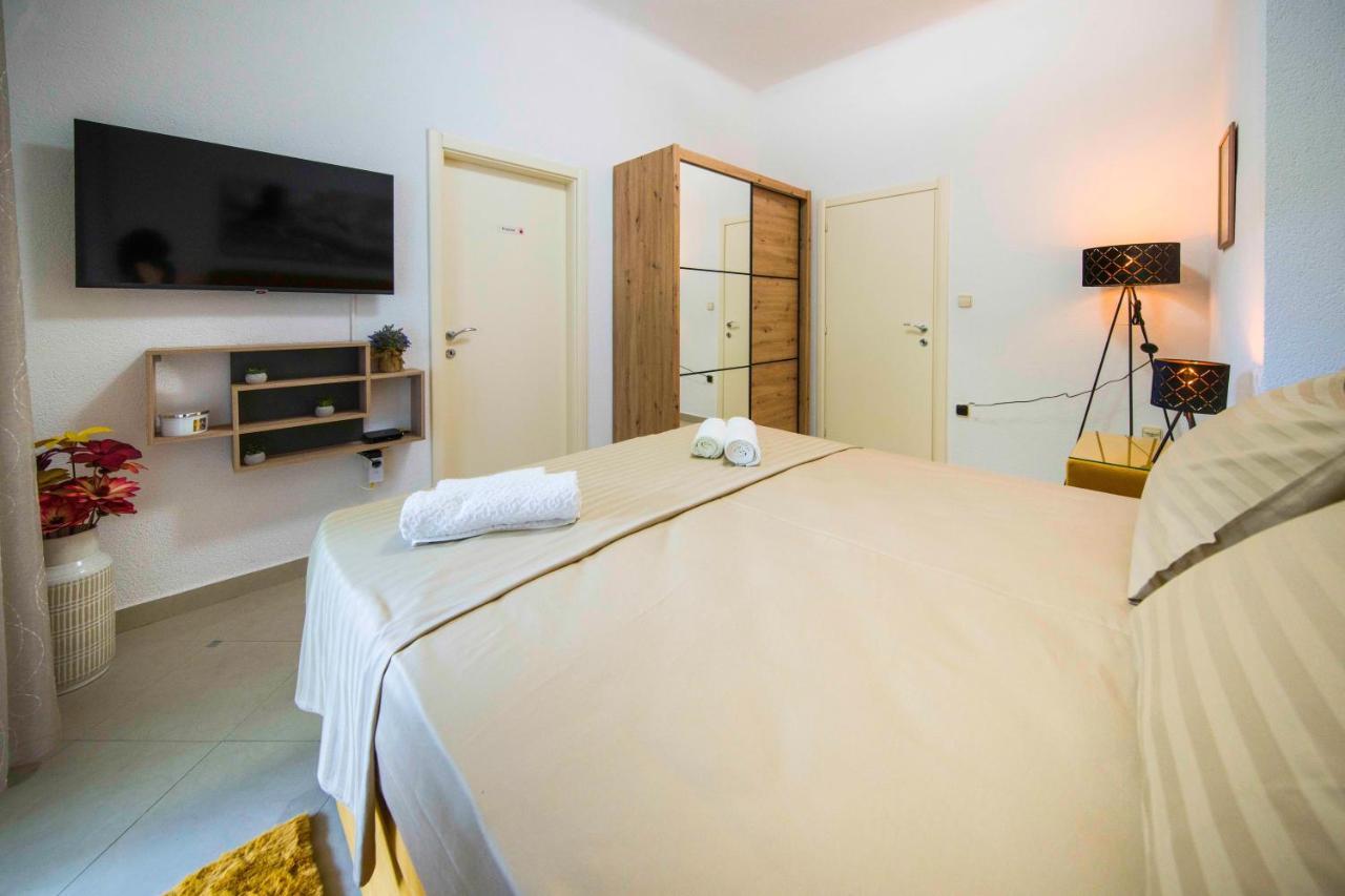 Apartment Alice Central Luxe Split Bagian luar foto